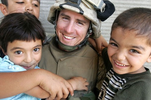 Soldier & Iraqi children